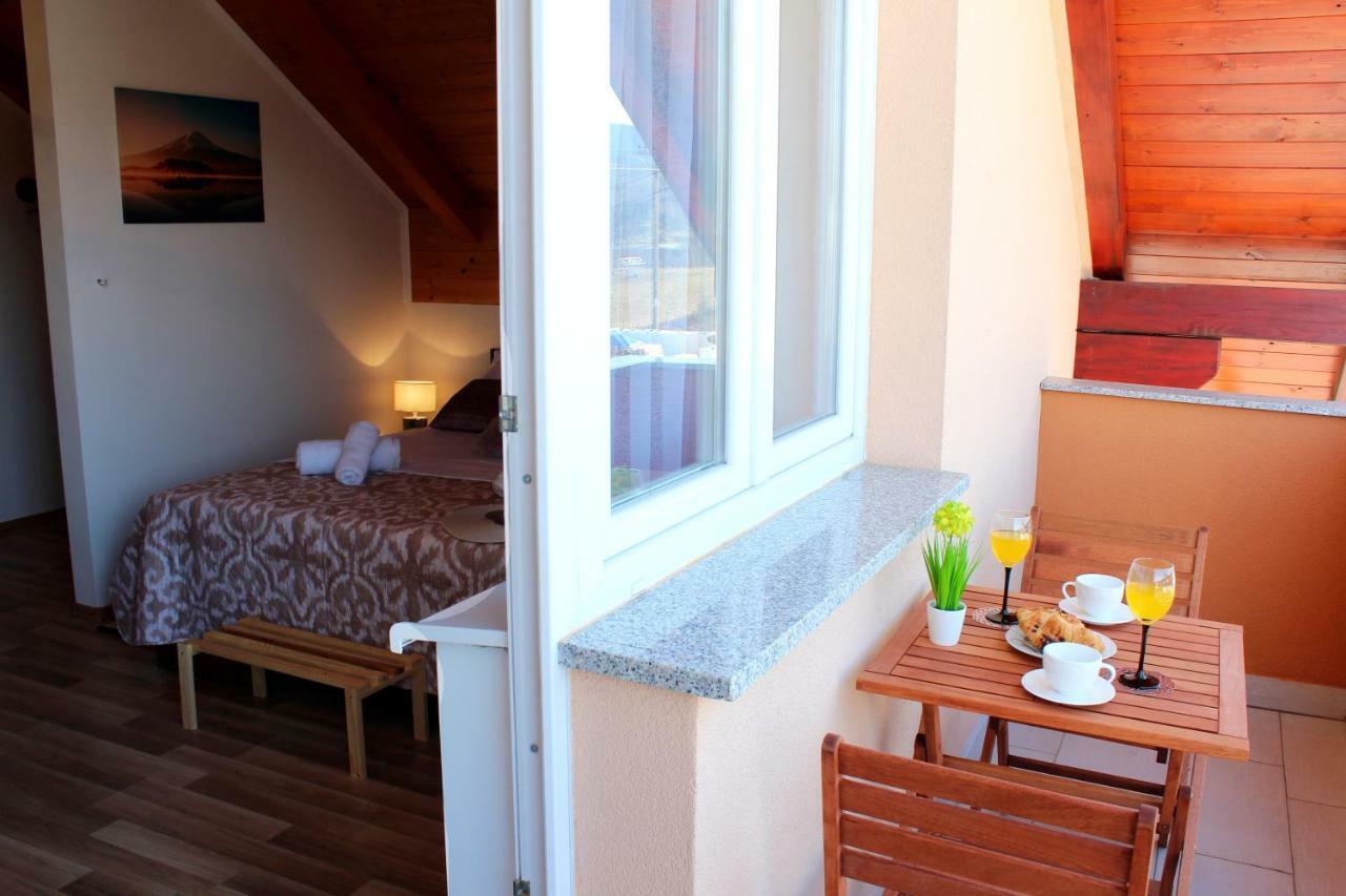 גרבובץ Neda Holiday House מראה חיצוני תמונה