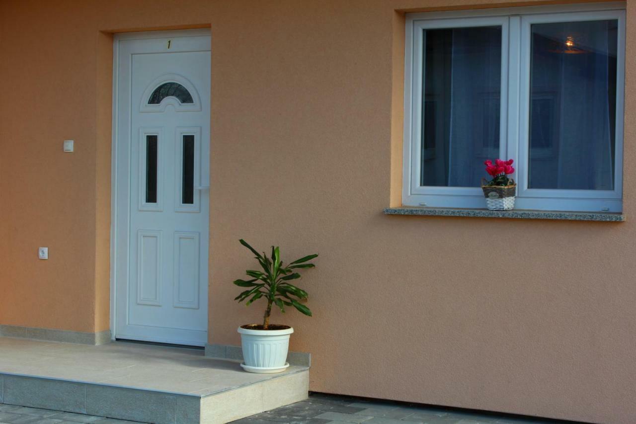 גרבובץ Neda Holiday House מראה חיצוני תמונה