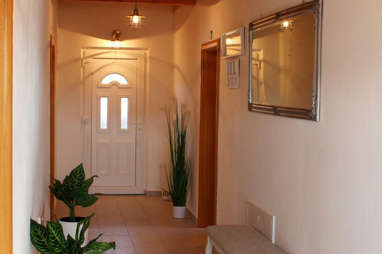 גרבובץ Neda Holiday House מראה חיצוני תמונה